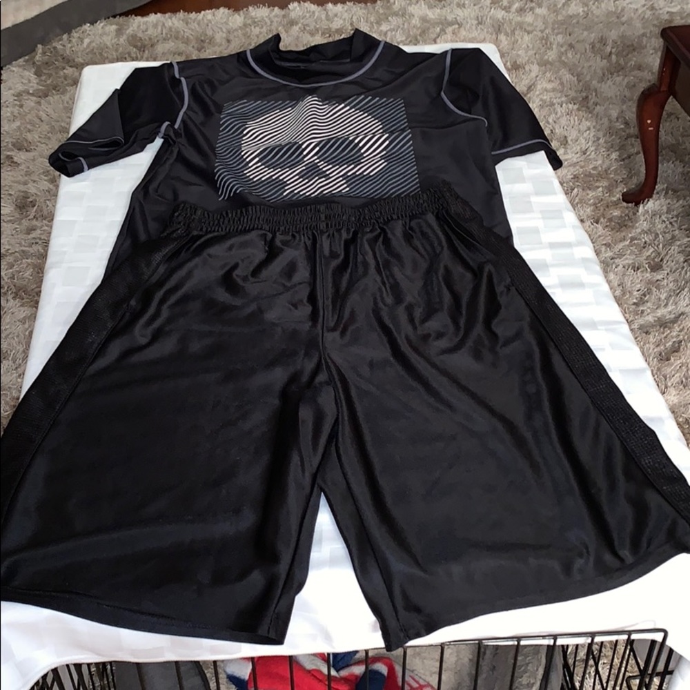# 1084 Boys shirt and shorts